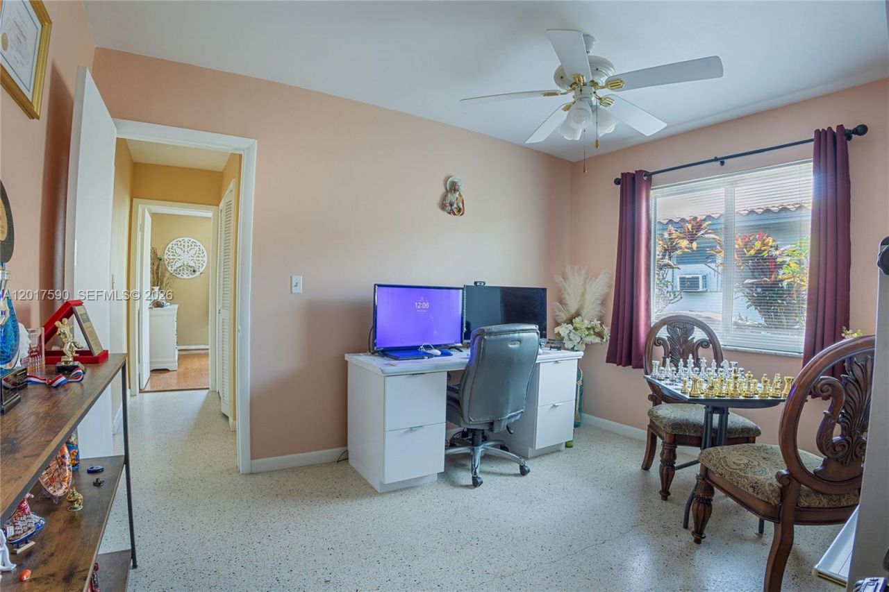 10 NW 60th Ct, Miami, FL 33126 Photo