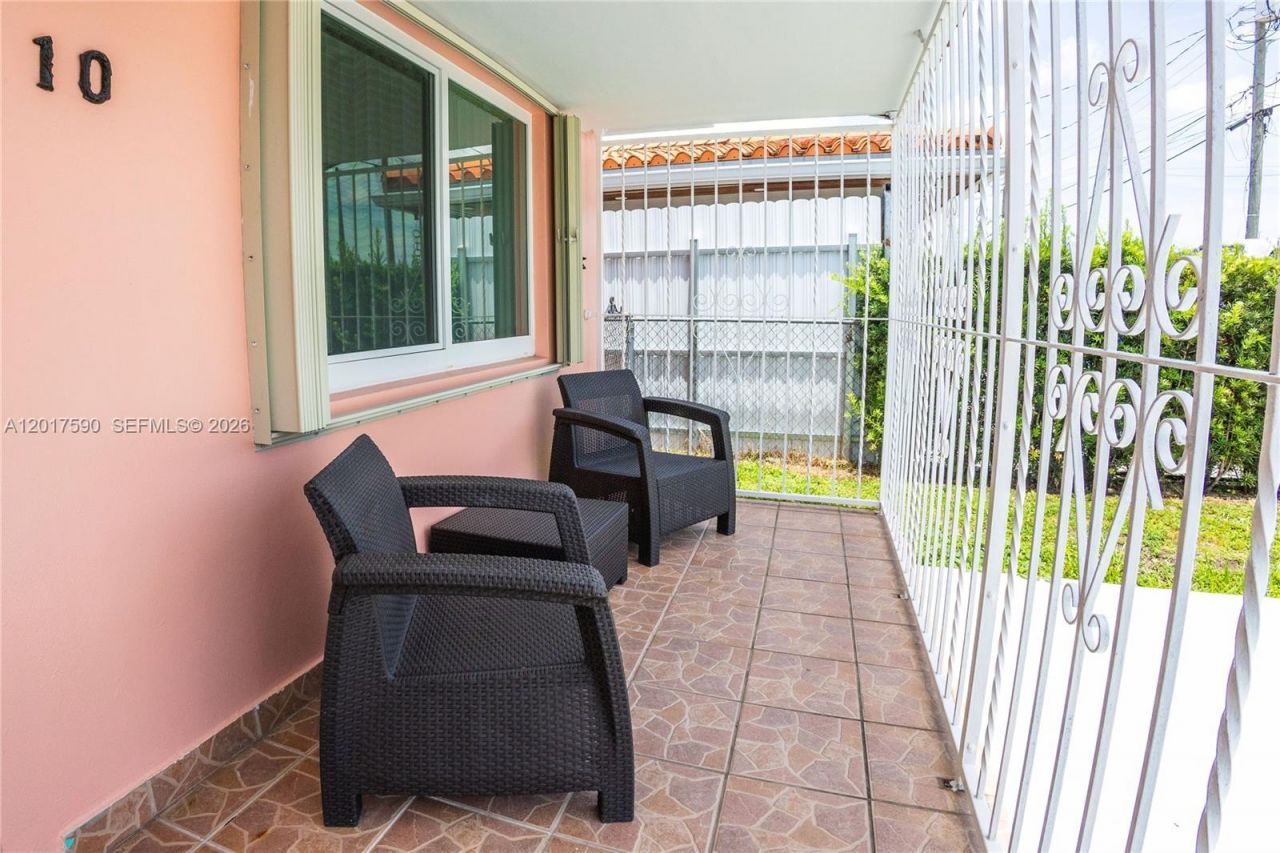 10 NW 60th Ct, Miami, FL 33126 Photo