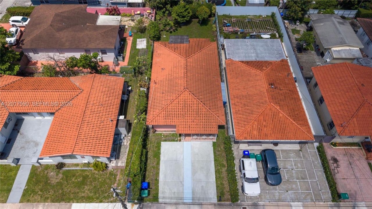 10 NW 60th Ct, Miami, FL 33126 Photo