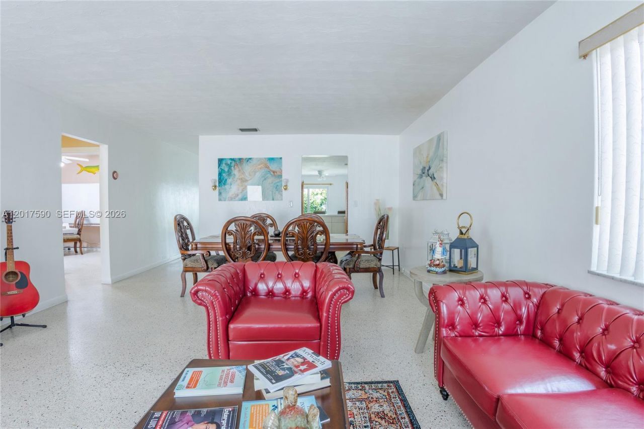10 NW 60th Ct, Miami, FL 33126 Photo