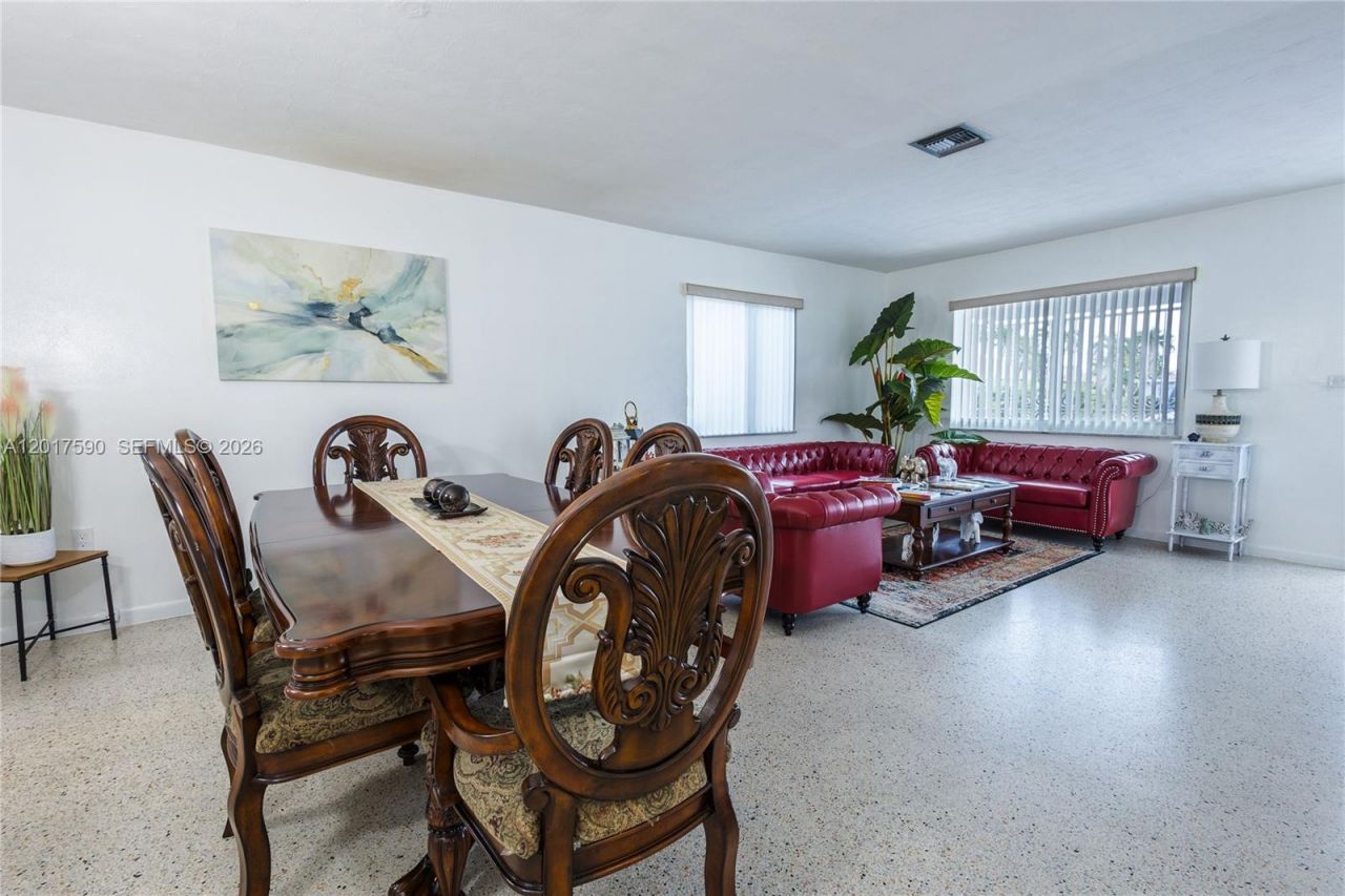 10 NW 60th Ct, Miami, FL 33126 Photo