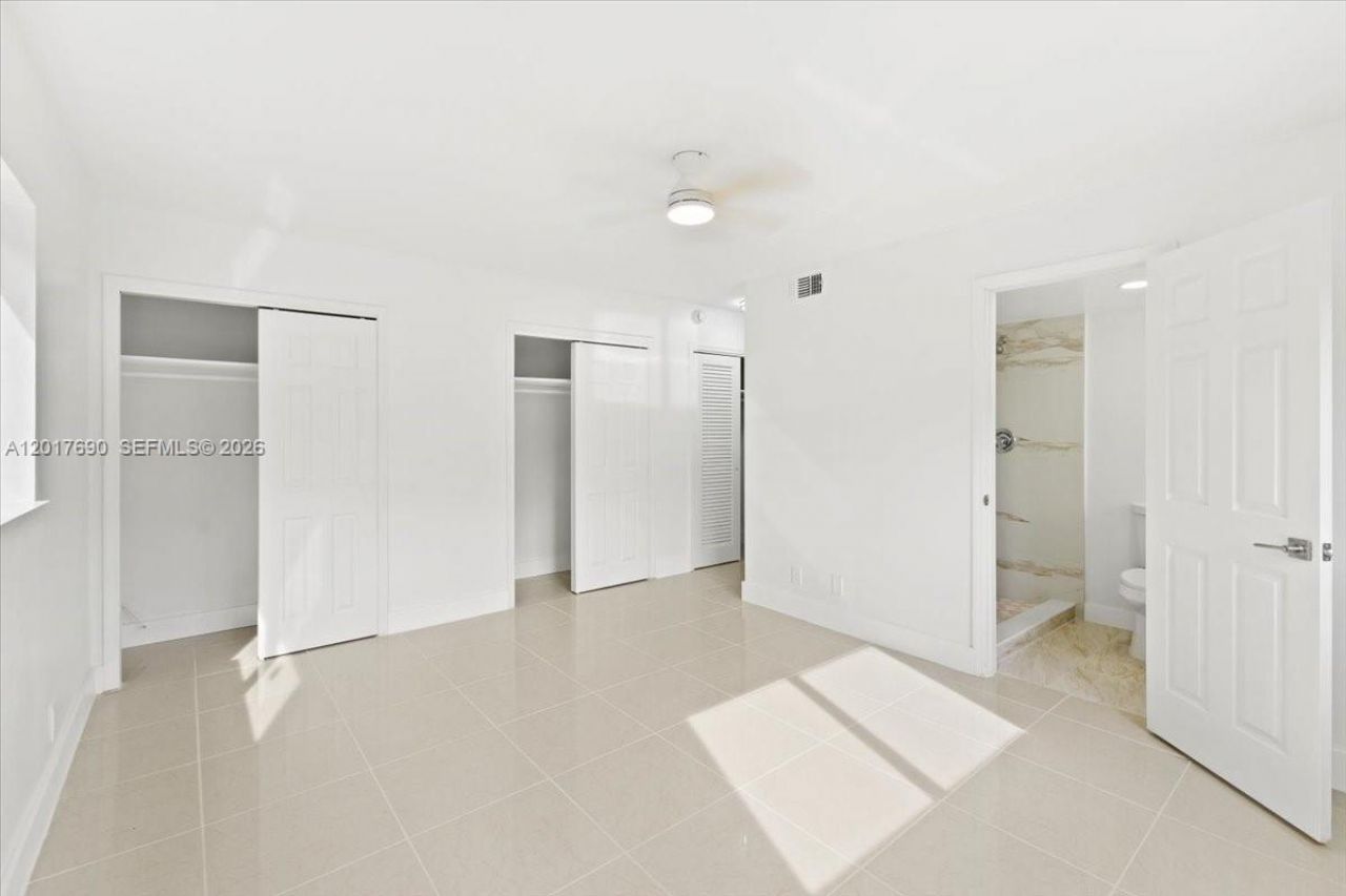 319 NE 14th Ave , Unit 201, Hallandale Beach, FL 33009 Photo