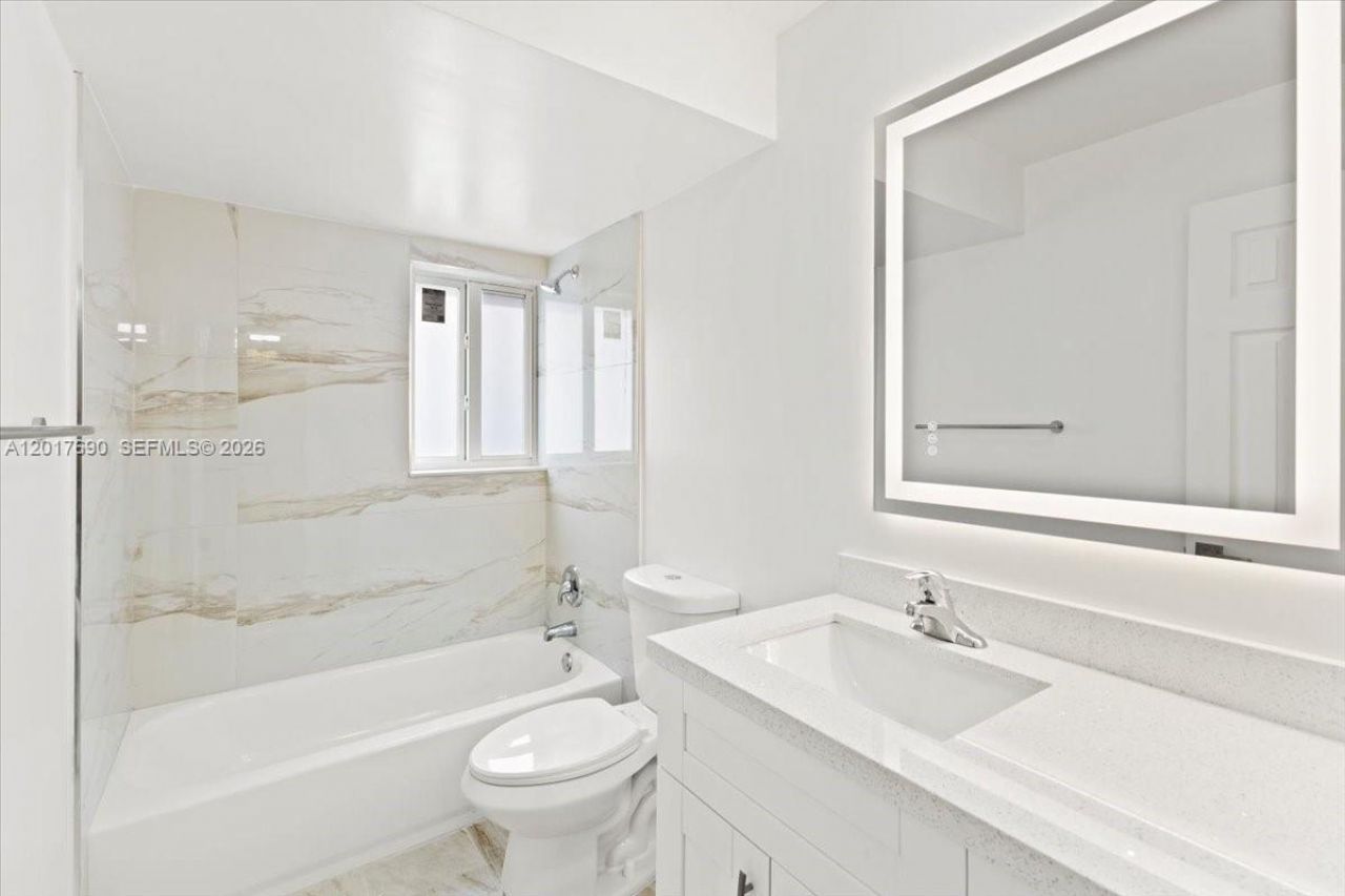 319 NE 14th Ave , Unit 201, Hallandale Beach, FL 33009 Photo