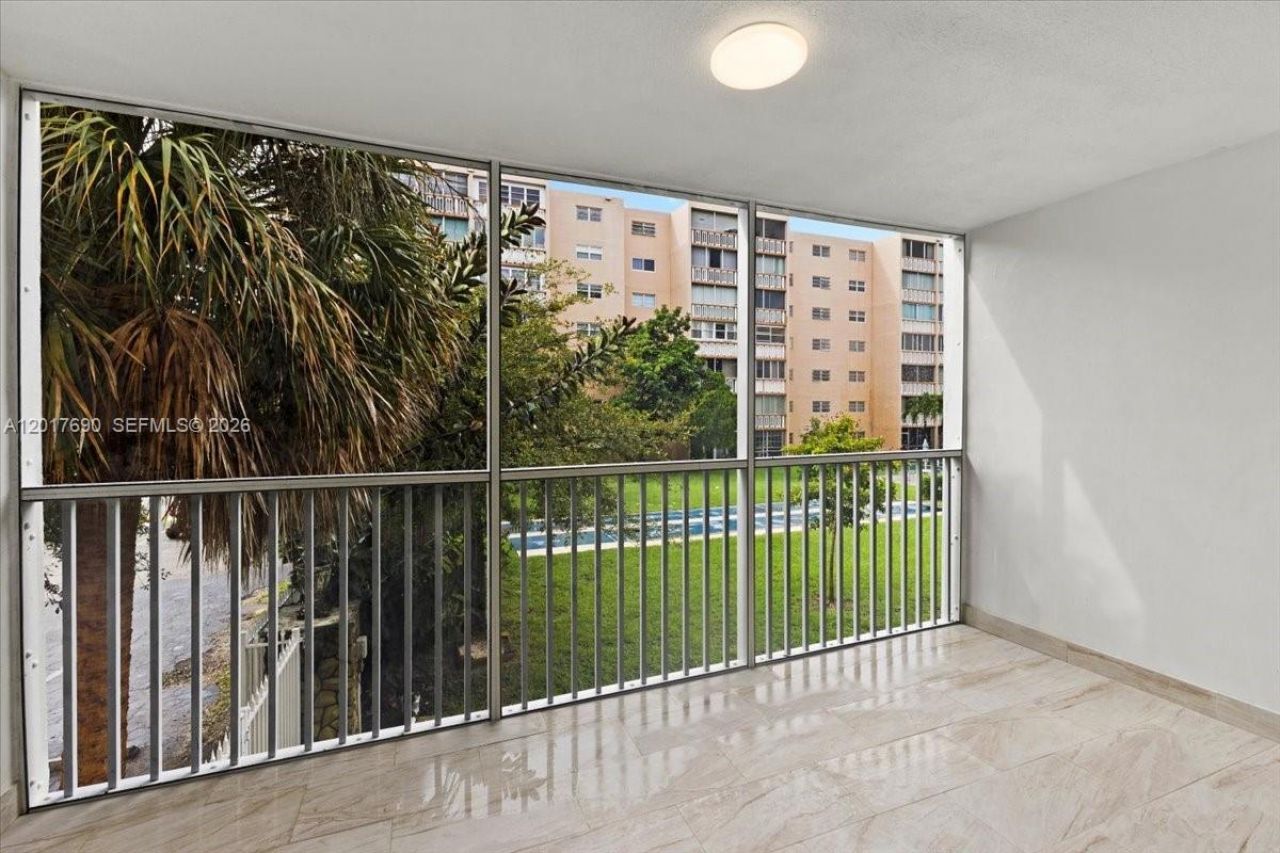 319 NE 14th Ave , Unit 201, Hallandale Beach, FL 33009 Photo