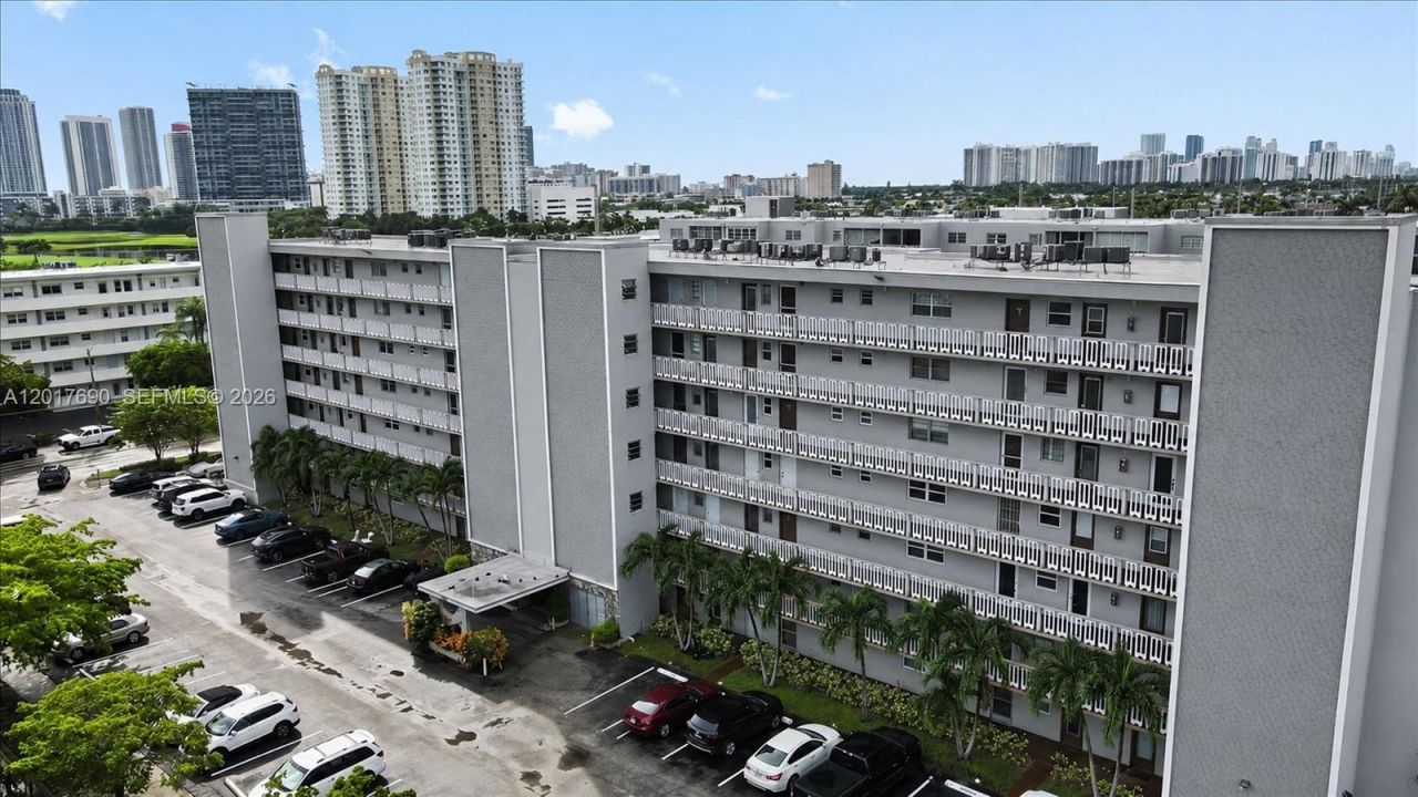 319 NE 14th Ave , Unit 201, Hallandale Beach, FL 33009 Photo