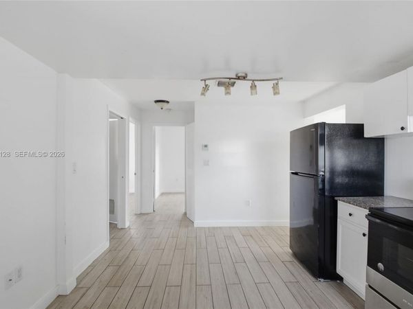 1035 NW 5th St , Unit 4, Miami, FL 33128