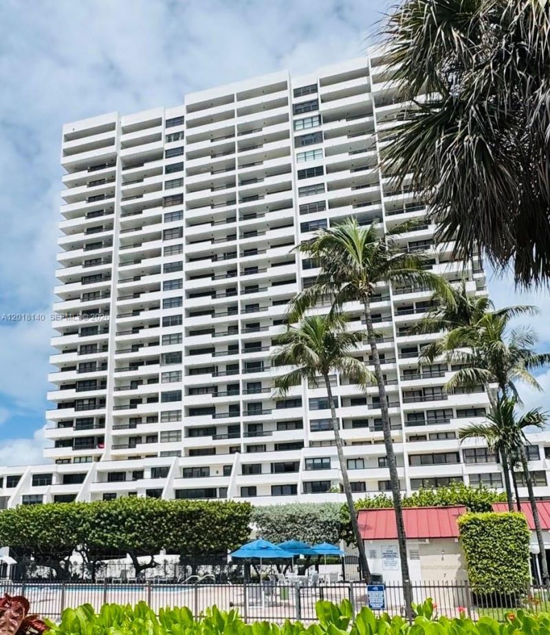 2555 Collins Ave , Unit 1804, Miami Beach, FL 33140 Photo
