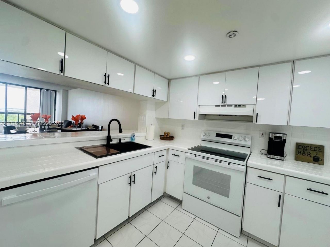 2555 Collins Ave, Unit 1804, Miami Beach, FL 33140 Photo