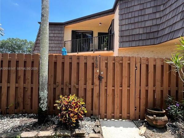 192 Springdale Cir , Unit 192, Palm Springs, FL 33461
