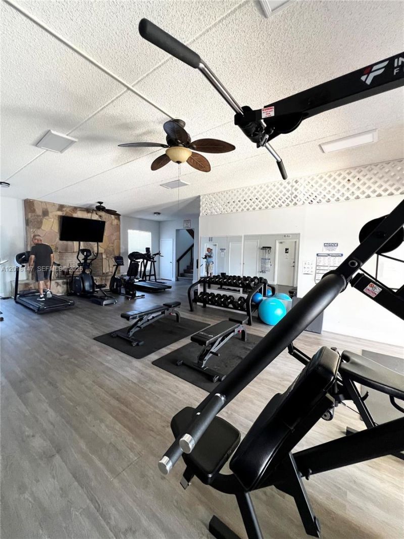 192 Springdale Cir , Unit 192, Palm Springs, FL 33461 Photo