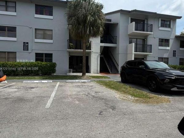 7160 NW 179th St, Unit 310, Hialeah, FL 33015