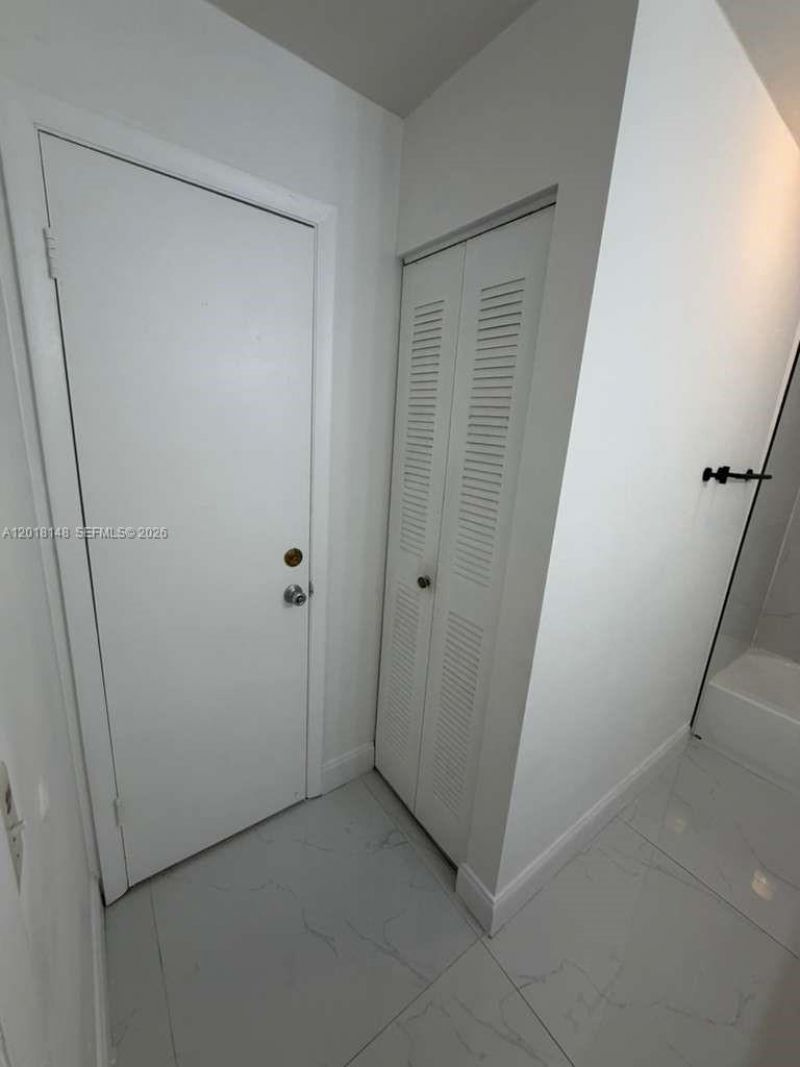7160 NW 179th St, Unit 310, Hialeah, FL 33015 Photo