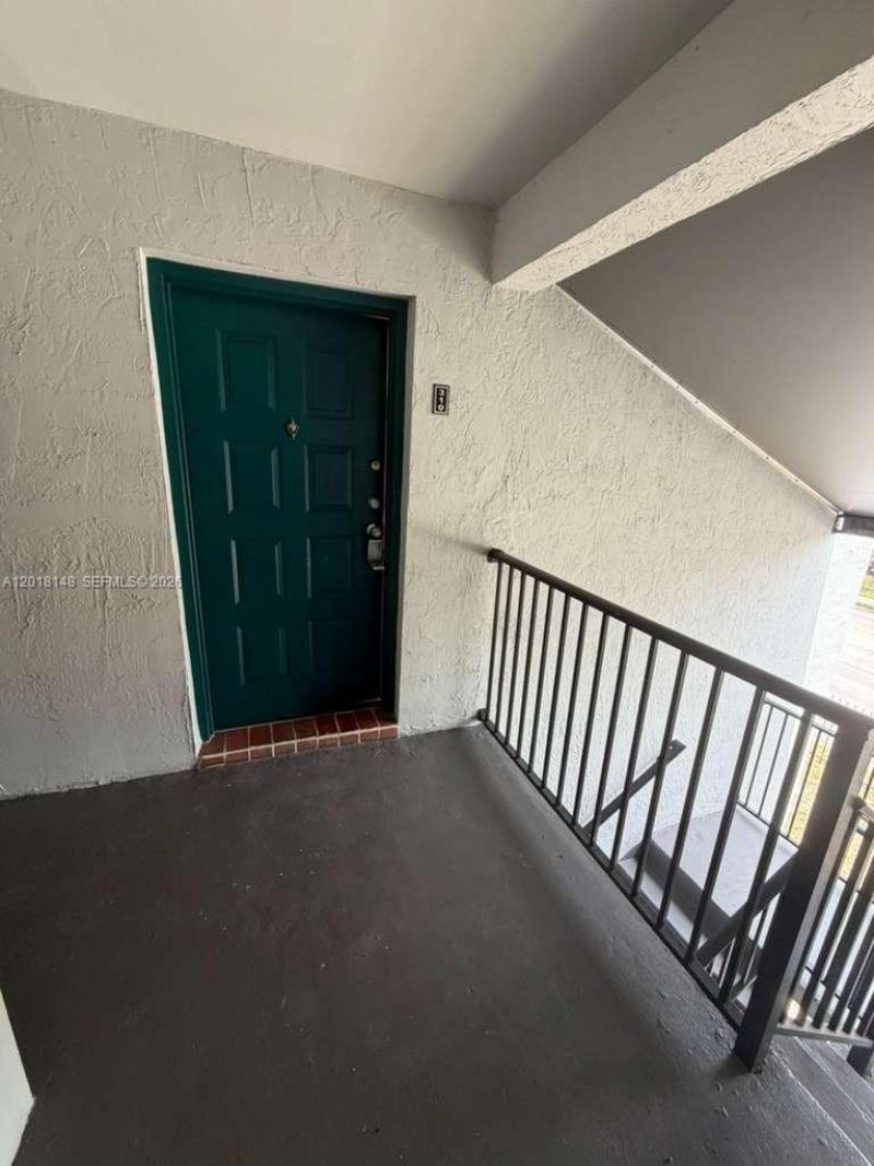 7160 NW 179th St, Unit 310, Hialeah, FL 33015 Photo