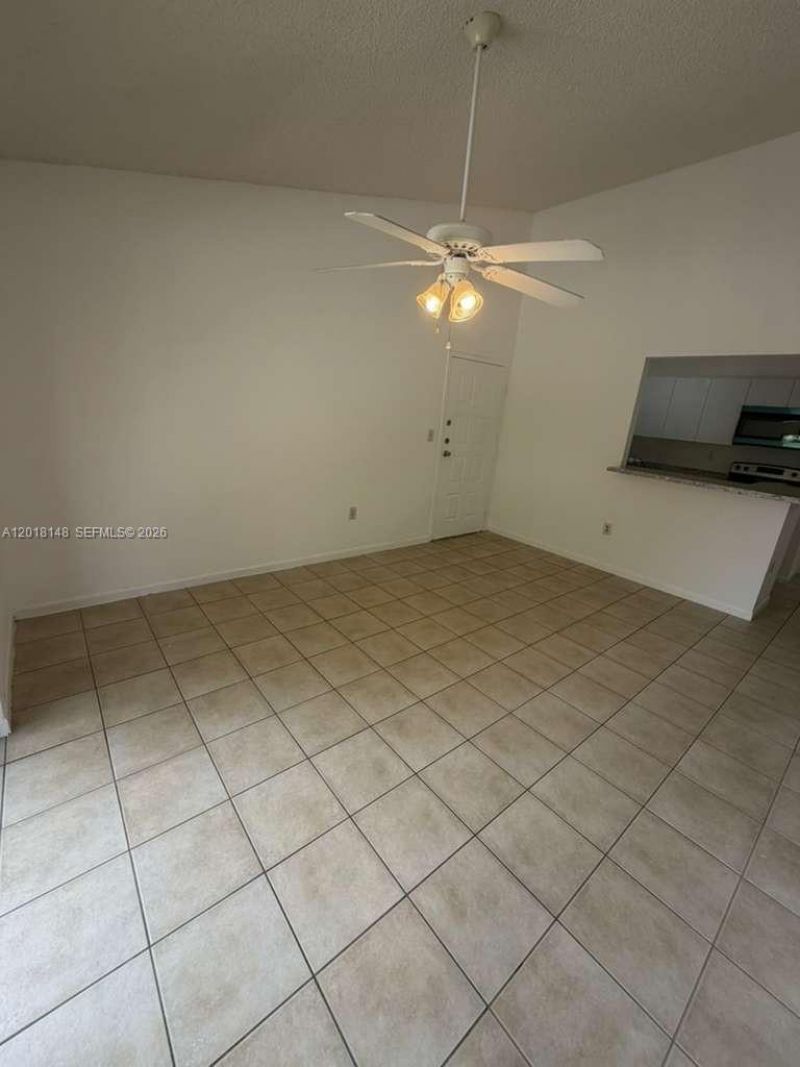 7160 NW 179th St, Unit 310, Hialeah, FL 33015 Photo