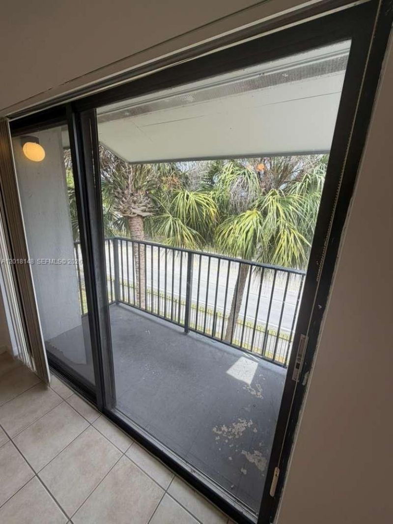 7160 NW 179th St, Unit 310, Hialeah, FL 33015 Photo