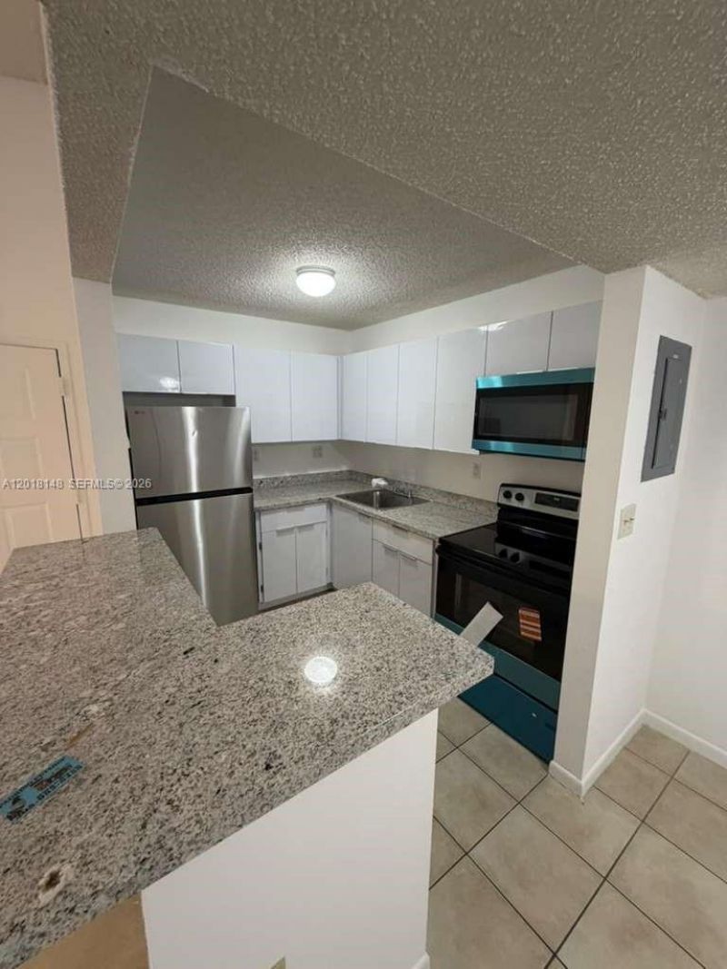 7160 NW 179th St, Unit 310, Hialeah, FL 33015 Photo