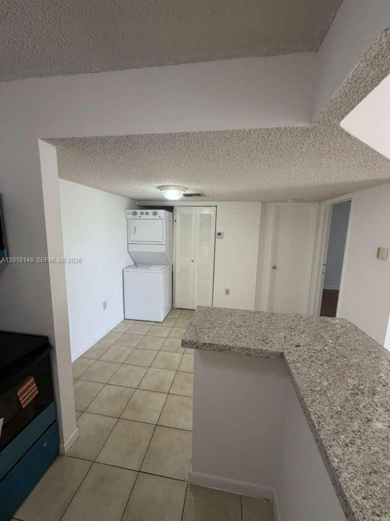 7160 NW 179th St, Unit 310, Hialeah, FL 33015 Photo