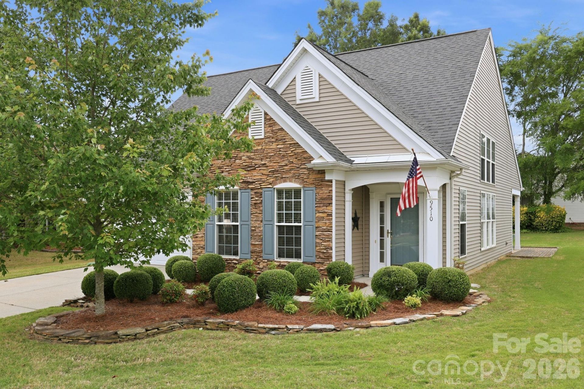 9510 Kestral Ridge Drive , Charlotte, NC 28269 Main Photo