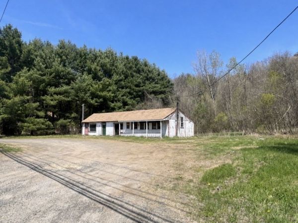 115 Sturbridge Rd, Brimfield, MA 01010