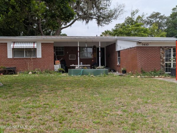 7410 PINEVILLE Drive, Jacksonville, FL 32244