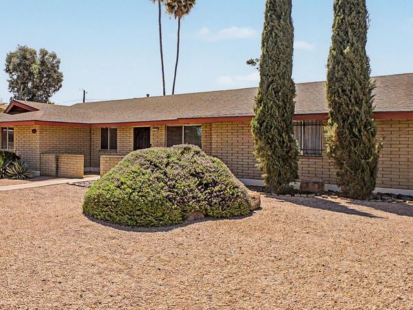 3827 E SHANGRI LA Road, Phoenix, AZ 85028