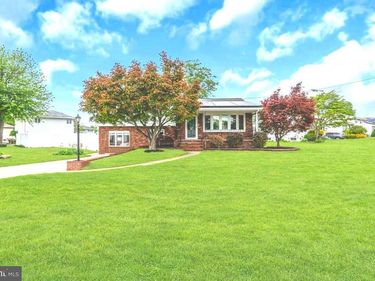 105 GARY DRIVE, HAMILTON, NJ 08690