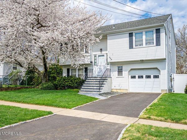 864 Malden Drive, Cliffwood Beach, NJ 07735