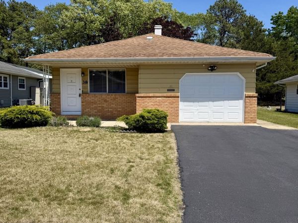 38 Grenada Street, Berkeley, NJ 08721