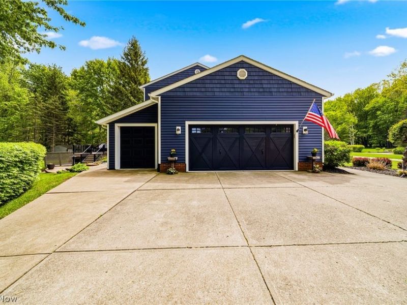 2087 Chimney Ridge Drive , Madison, OH 44057 Photo 3