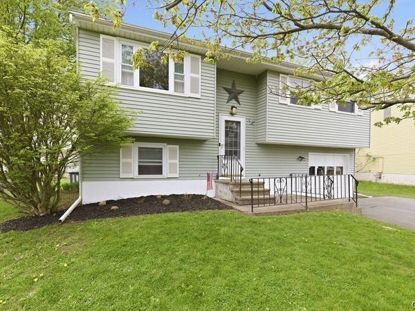 8217 Lucchesi Drive, Clay, NY 13041