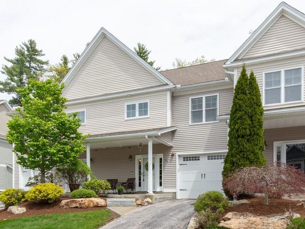 89 Woodview Way, Manchester, NH 03102