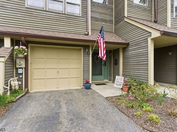 40 Lexington Ln, West Milford, NJ 07480