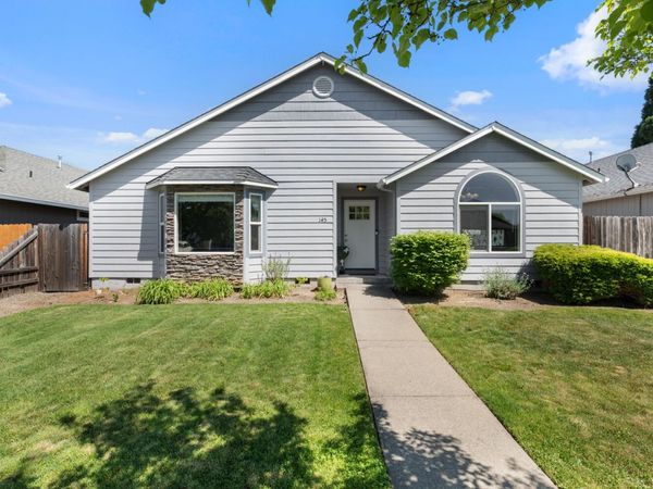 145 SW Vicki Lane, Grants Pass, OR 97526