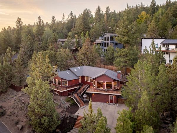 2068 NW Cascade View Drive, Bend, OR 97703