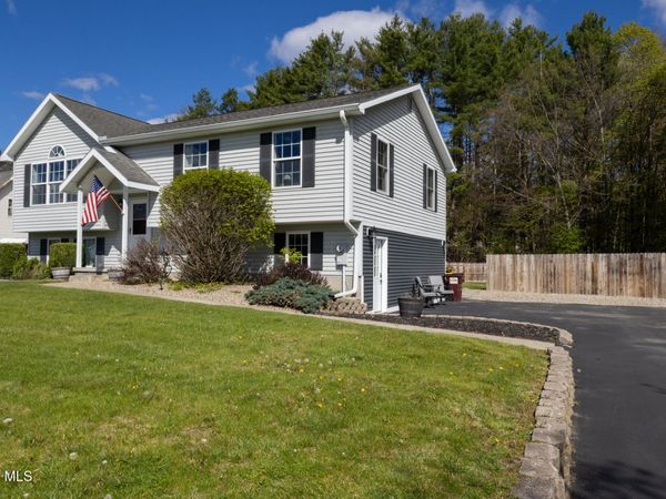 21 Meadowlark Lane, Warrensburg, NY 12885