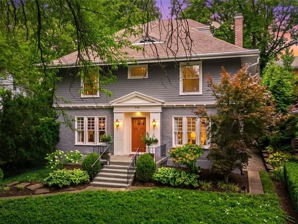 712 Oakwood Avenue, Oakwood, OH 45419