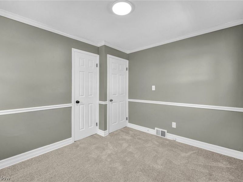 7198 Greenleaf Avenue , Parma, OH 44130 Photo 20