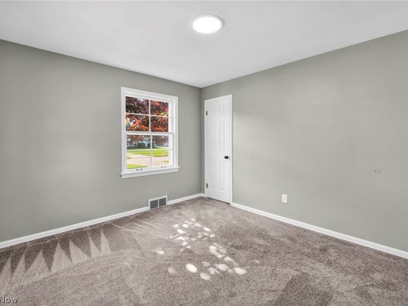 7198 Greenleaf Avenue , Parma, OH 44130 Photo 25