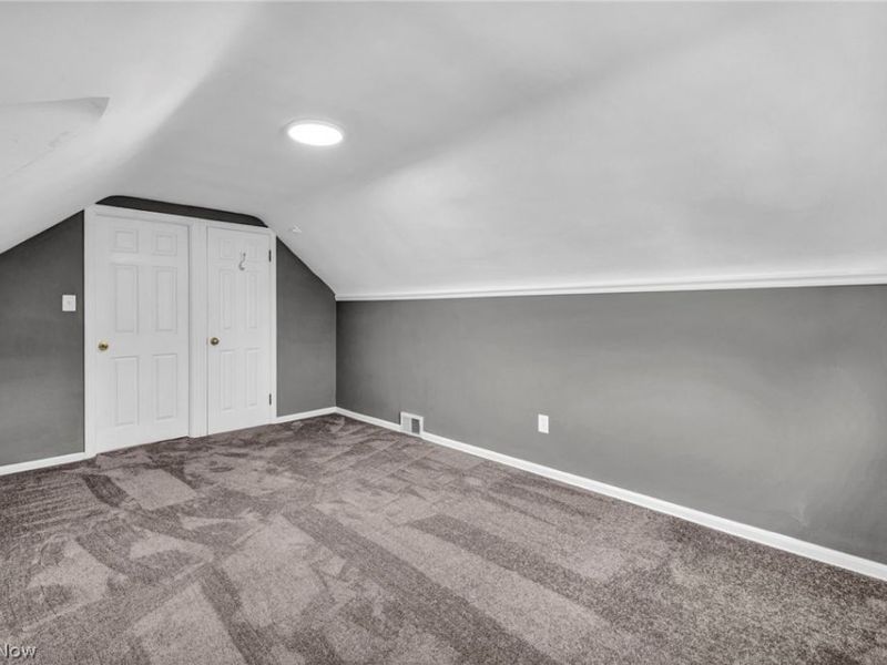 7198 Greenleaf Avenue , Parma, OH 44130 Photo 30