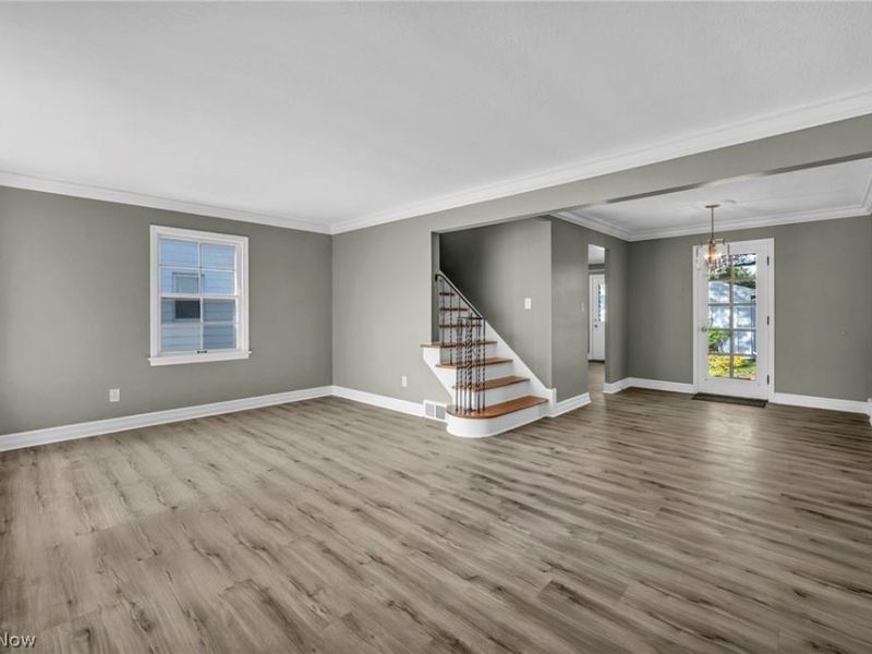 7198 Greenleaf Avenue , Parma, OH 44130 Photo 4