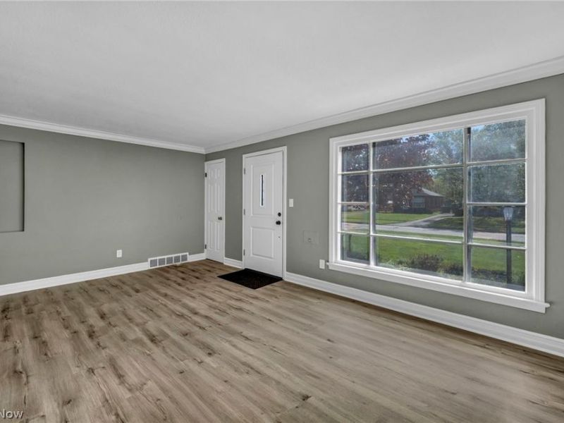 7198 Greenleaf Avenue , Parma, OH 44130 Photo 6