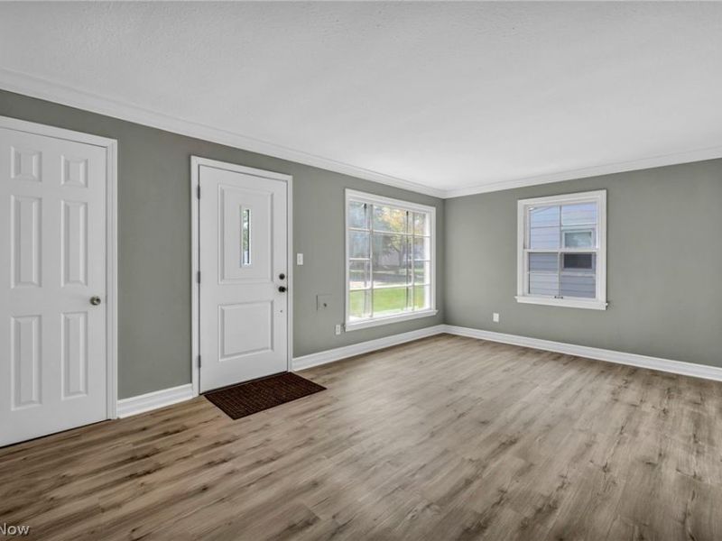 7198 Greenleaf Avenue , Parma, OH 44130 Photo 7