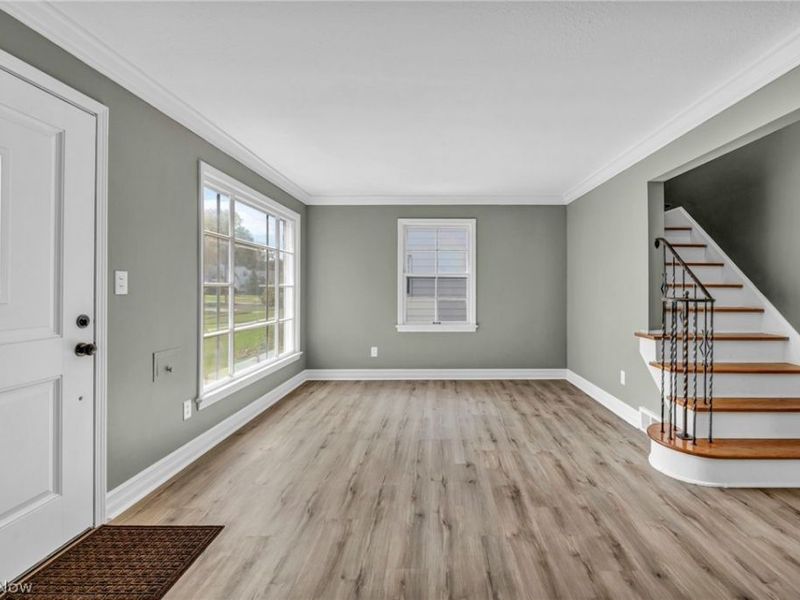 7198 Greenleaf Avenue , Parma, OH 44130 Photo 8
