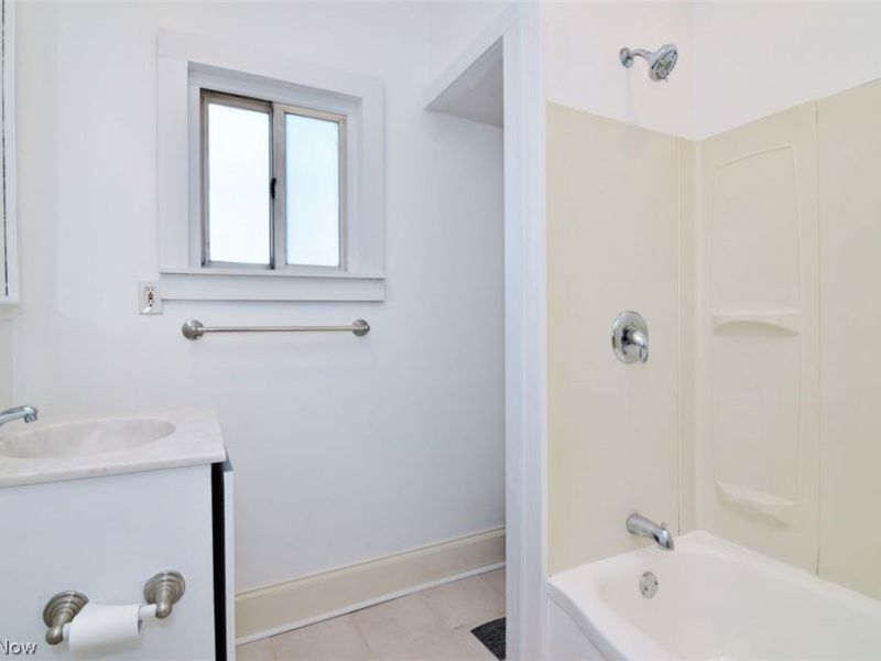 3017 Trowbridge Avenue, Cleveland, OH 44109 Photo 18