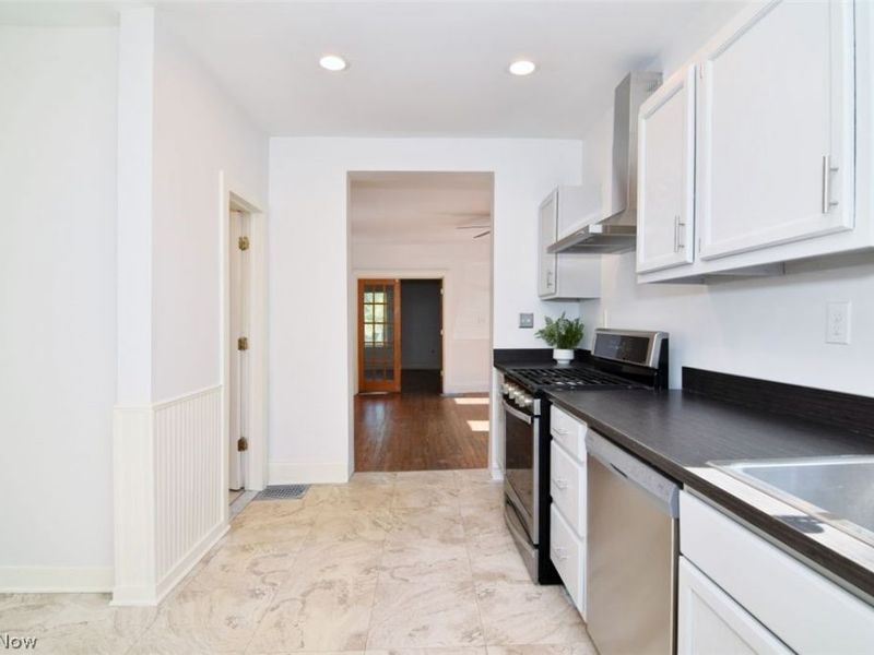 3017 Trowbridge Avenue, Cleveland, OH 44109 Photo 8