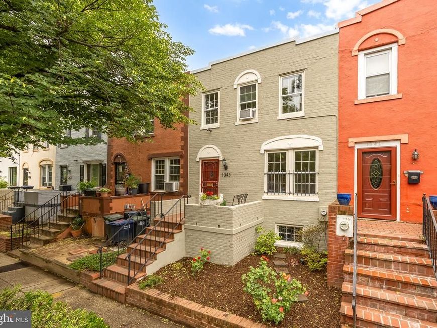 1343 Ives Place Se, Washington, DC 20003 Main Photo
