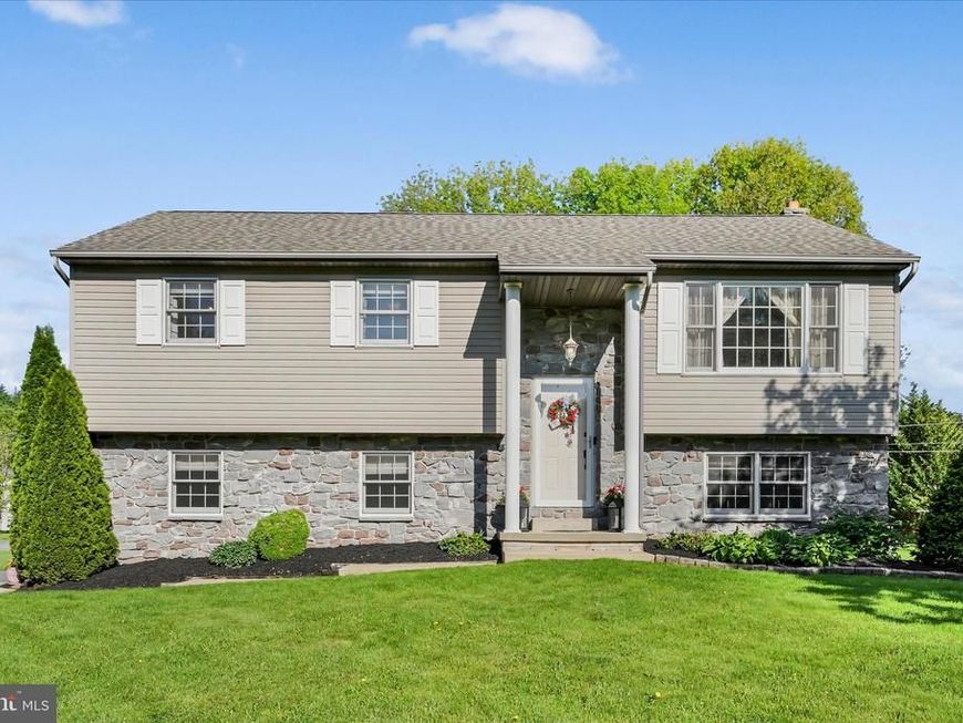 302 Grant Street, Reinholds, PA 17569 Main Photo