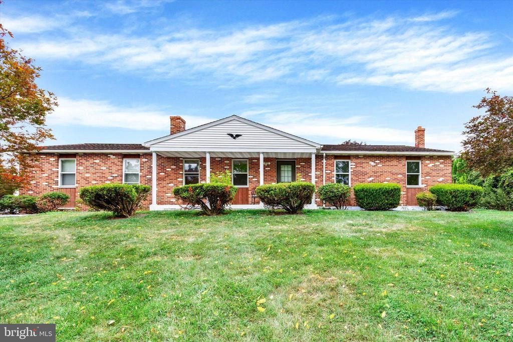 88 DAVIS BRIDGE ROAD, BERNVILLE, PA 19506