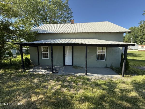 210 E Woodlawn Ave , Jamestown, TN 38556