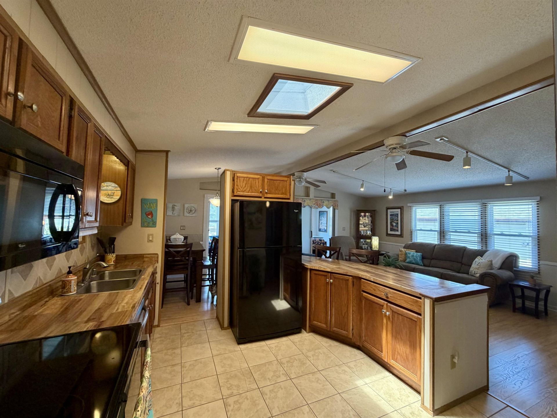 505 Meadowlark Dr.  Photo 4